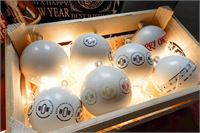 PALLE DI NATALE IN PLASTICA DEGLI OCEANI